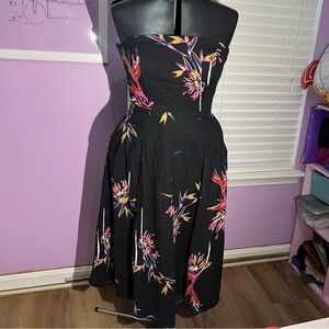 NY&Co Eva Mendes Bird of Paradise
"Del Mar Strapless Dress"
Size S